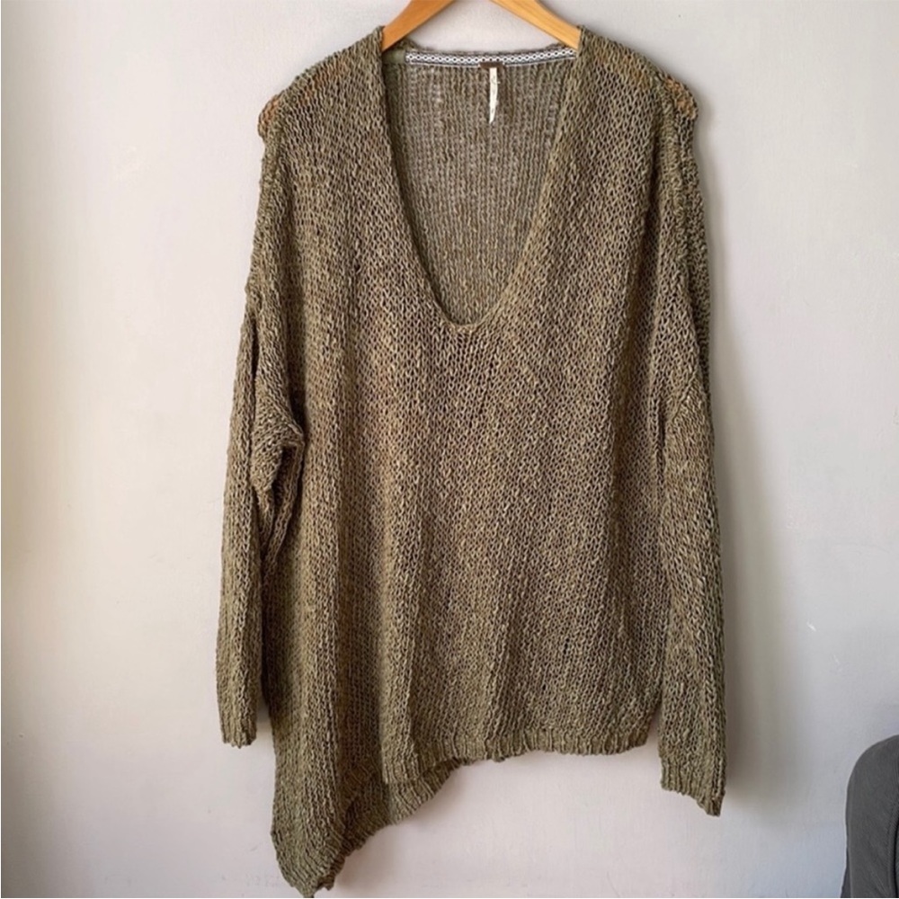 FREE PEOPLE Vertigo Asymmetrical Airy Open Knit Sweater Forest Green XS Oversize - Picture 3 of 6